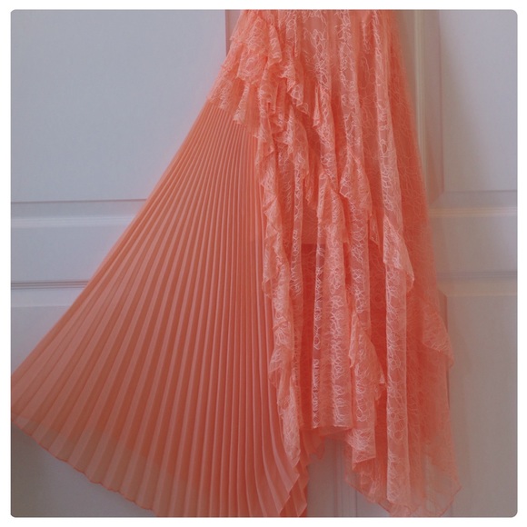 ALICE AND OLIVIA Bree Ruffle Pleated Midi Dress - Picture 8 of 13